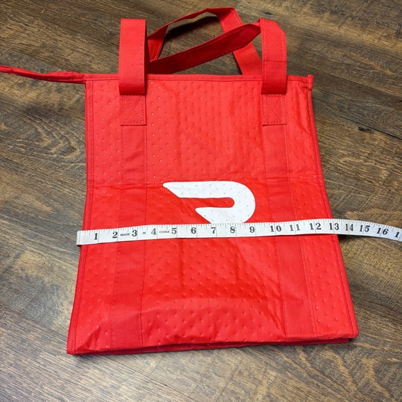 DoorDash Insulated Thermal Delivery Tote Bag Hot Cold Zip Closure Red Foldable - Picture 2 of 8